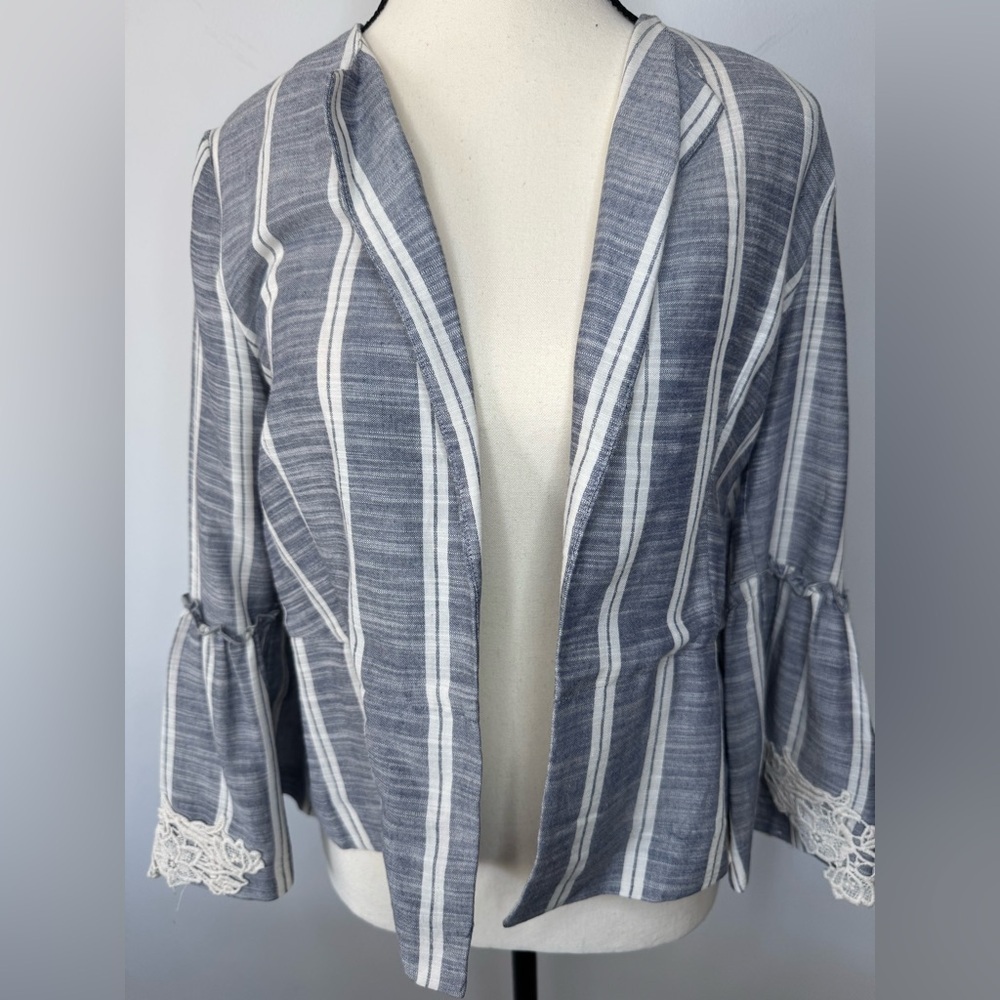 ZARA Basic Striped Bell Sleeve Jacket – Size M - Picture 3 of 16